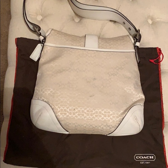 Coach Signature Canvas Shoulder Bag - Picture 3 of 6